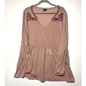 Torrid Womens Pink Floral Embroidered Babydoll Tassel Top Size 3 Plus Boho Slub